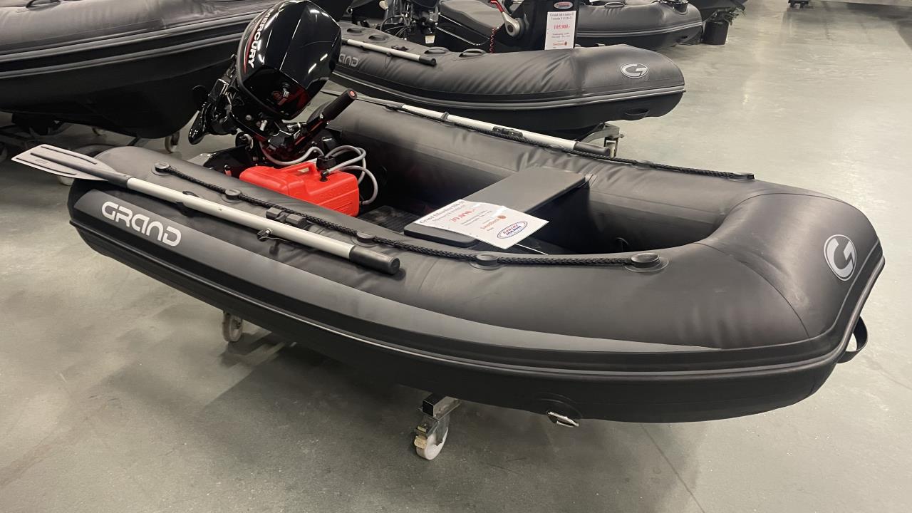 Grand Silverline 250 Black Edition -21 med Mercury F8 MH -21