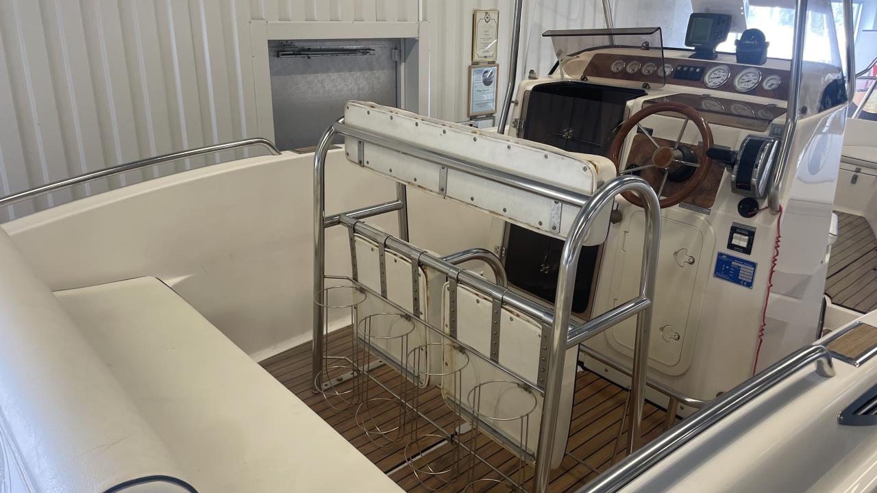 Uttern S64 Exclusive med Mercruiser 4,3 L -02