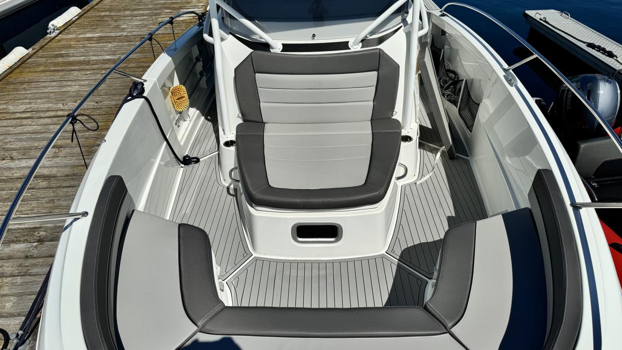 Jeanneau 9.0 CC med Yamaha 2 x F250 DETX -19