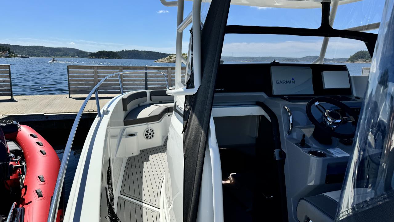 Jeanneau 9.0 CC med Yamaha 2 x F250 DETX -19