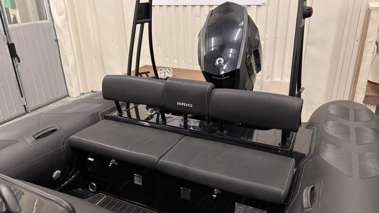 Brig Navigator 700 -16 med Evinrude 200 HO -16