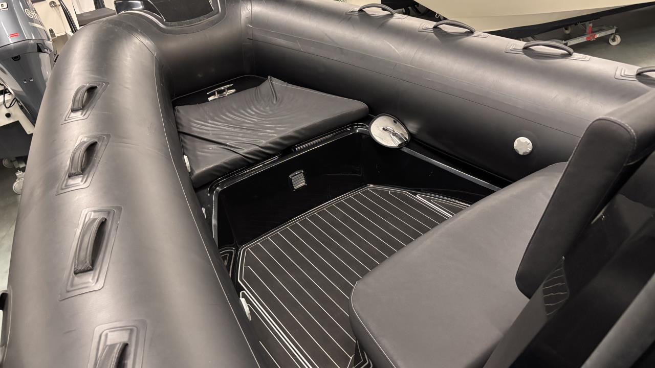 Brig Navigator 700 -16 med Evinrude 200 HO -16