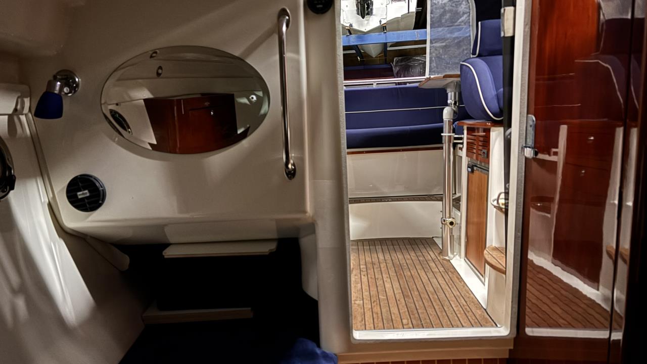 Aquador 23 DC med Mercruiser 5.0 MPI -07