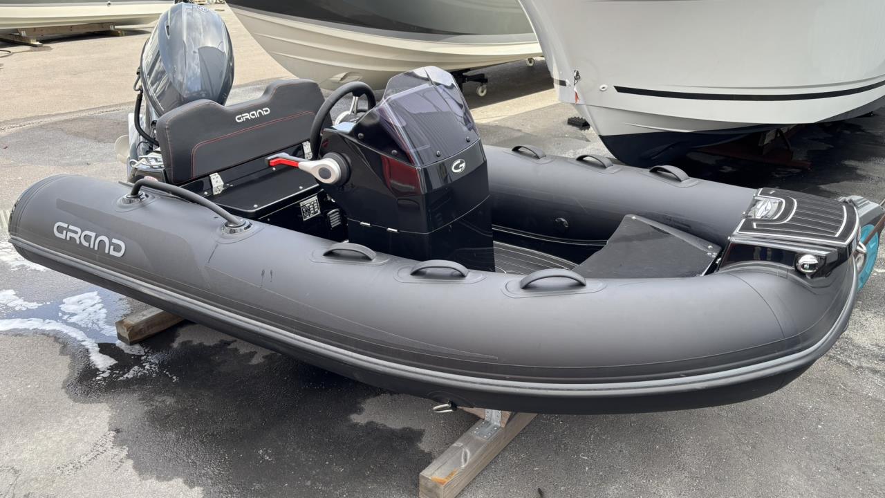 Grand 340 GL Black Edition -23 med Yamaha F40 -23