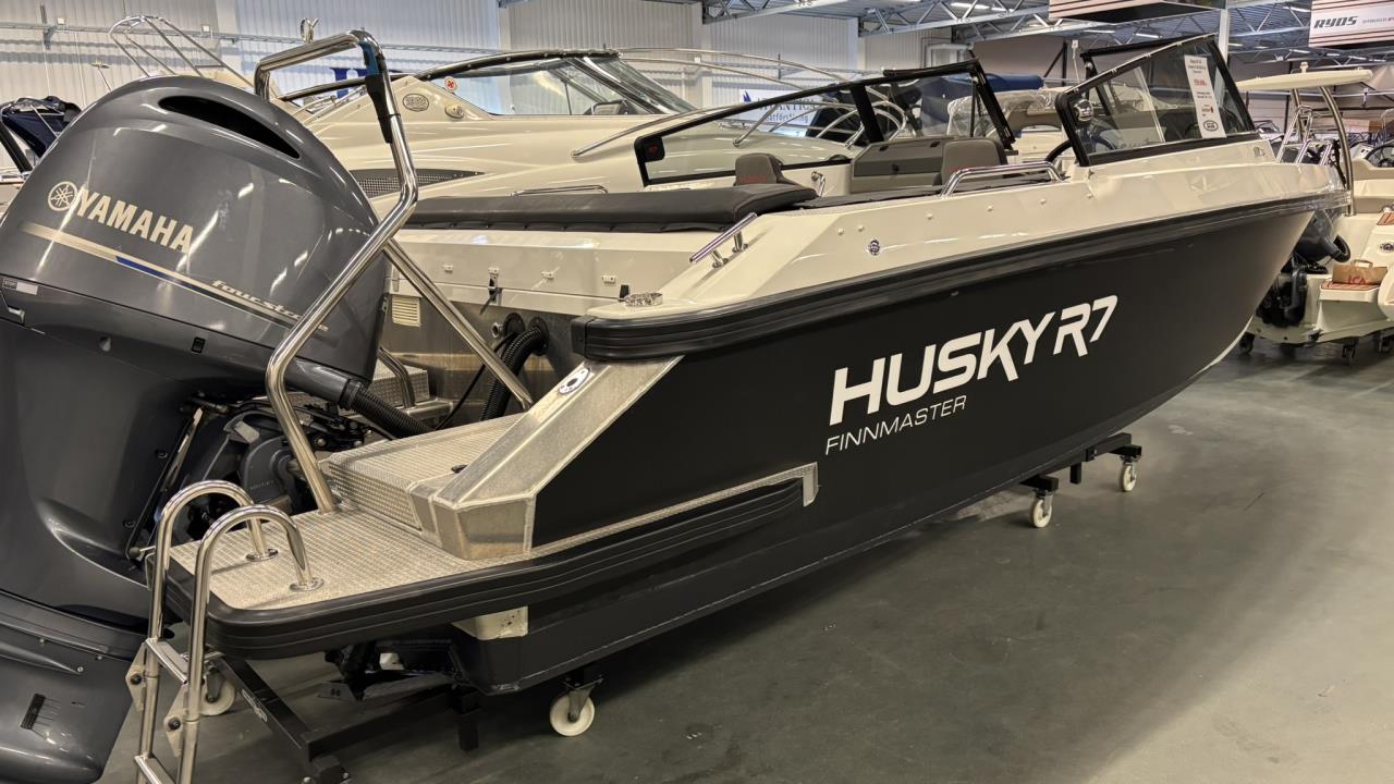 Husky R7 -19 med Yamaha F 200 FETX -20