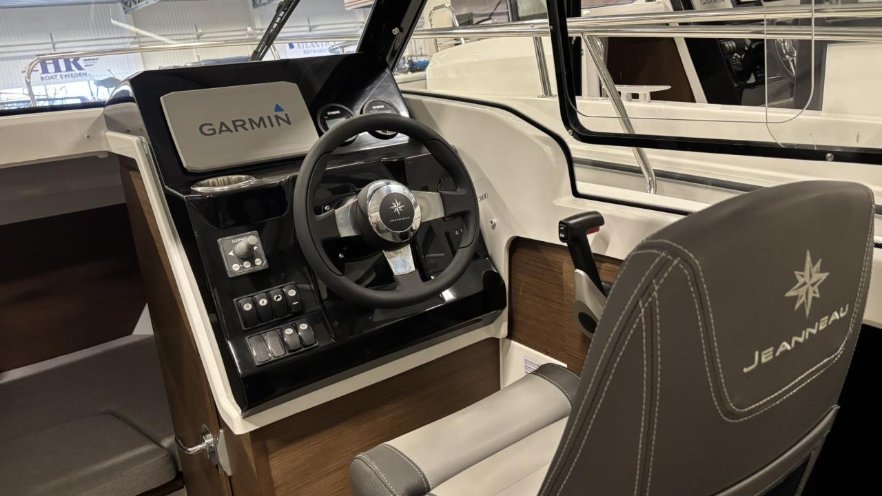 Jeanneau 695 Merry Fisher -23 med Yamaha F150 LSA -25