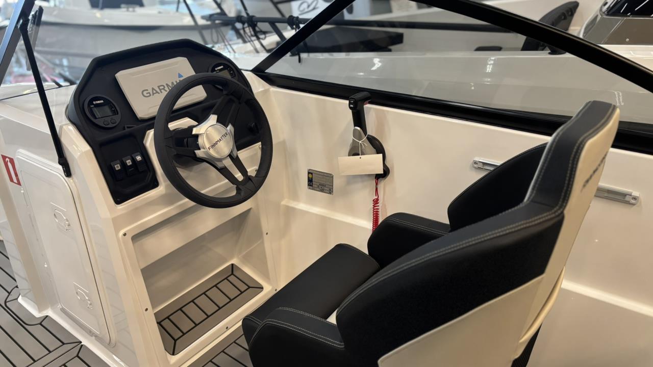 Finnmaster R5 -22 med Yamaha F100 -25