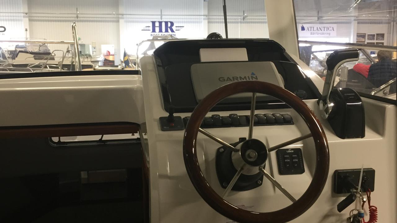 Jeanneau 855 Marlin -15 med Yamaha F 300 AETUL -19