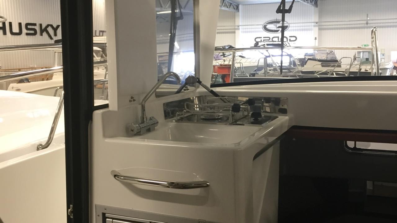 Jeanneau 855 Marlin -15 med Yamaha F 300 AETUL -19
