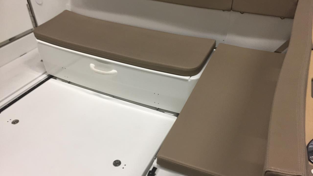 Jeanneau 855 Marlin -15 med Yamaha F 300 AETUL -19
