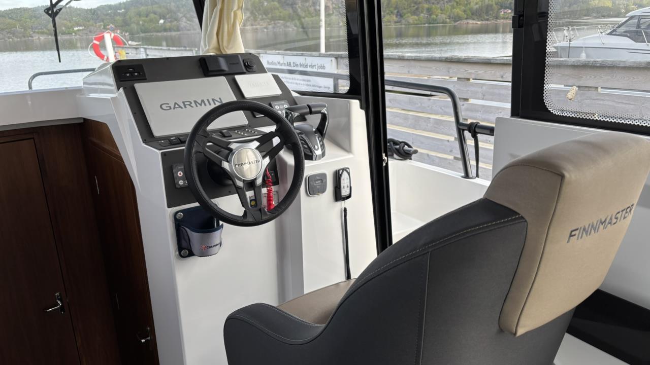Finnmaster P8 -22 med Yamaha F 150 GETX x2 -23