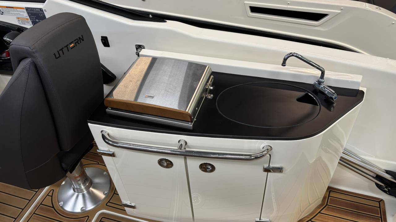 Uttern D70 med Mercury F250 XL DTS Vit -25