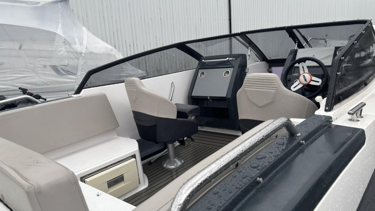 Bella 700 BR -17 med Mercury F 250 XL DTS -17