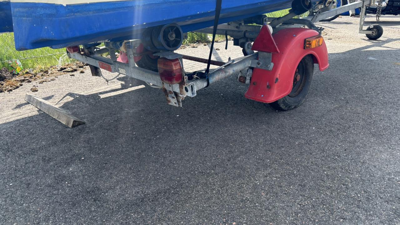 Båtupptagningsvagn Båt & Trailer BUV 300