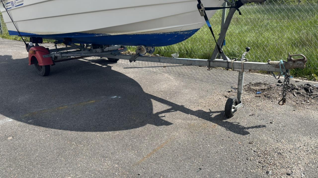 Båtupptagningsvagn Båt & Trailer BUV 300