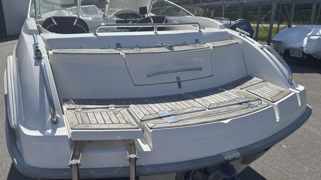 Bella 640 DC med Mercruiser 4,3 MPI -07