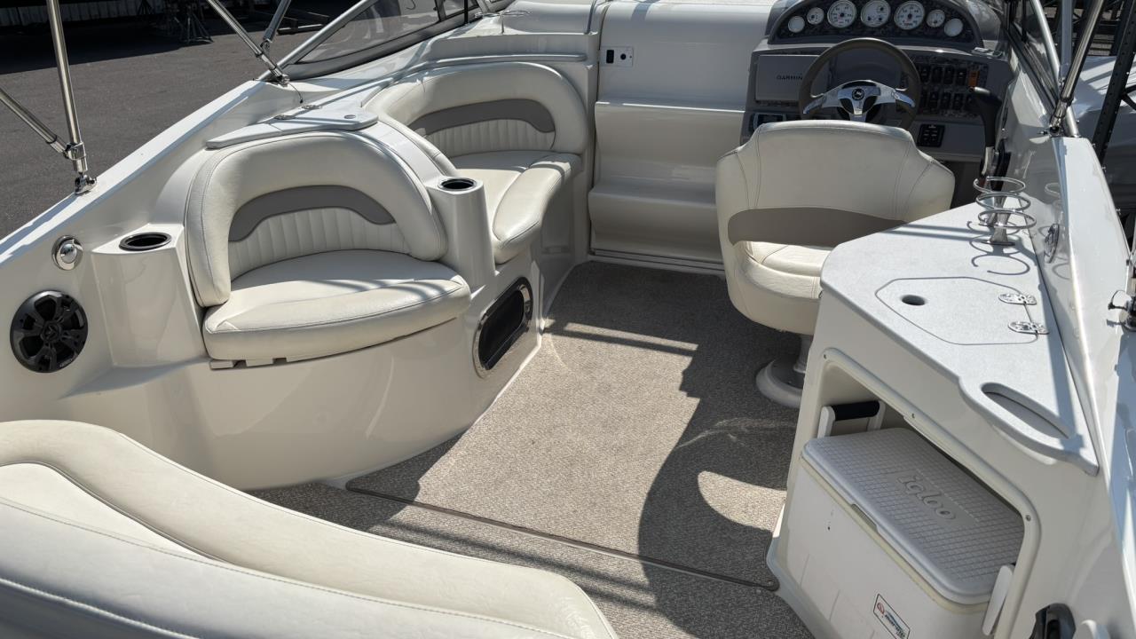 Stingray 250 CS med Volvo Penta 5.0L GXI 270 / DP -13