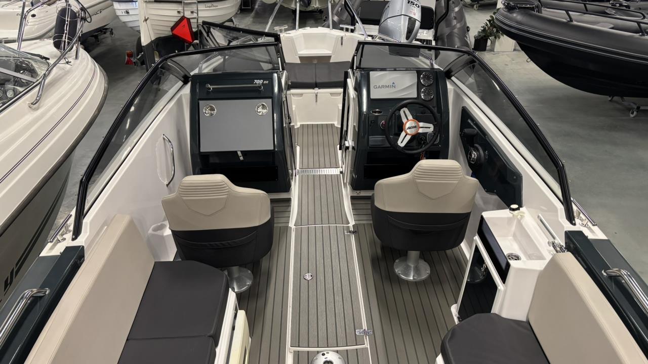 Bella 700 BR -17 med Mercury F 250 XL DTS -17