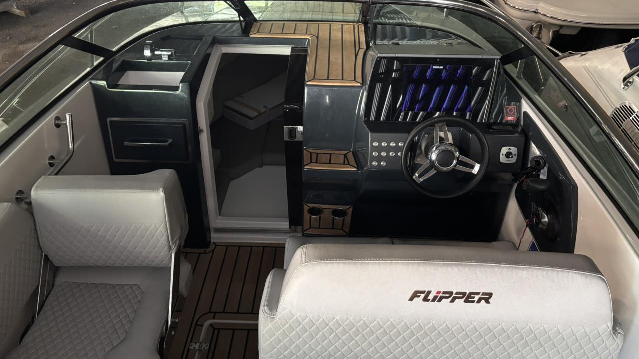 Flipper 700 DC -22 med Mercury F 250 XL DTS -22