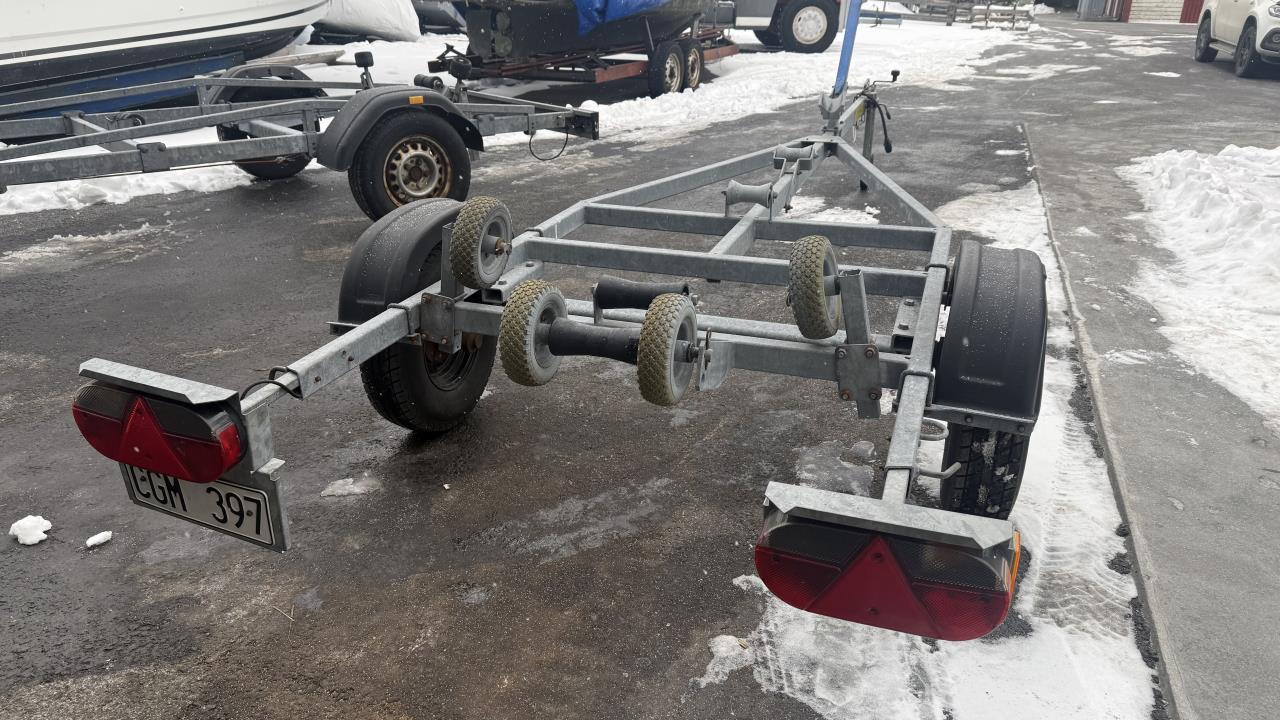 TK Trailer BT 500 -2010