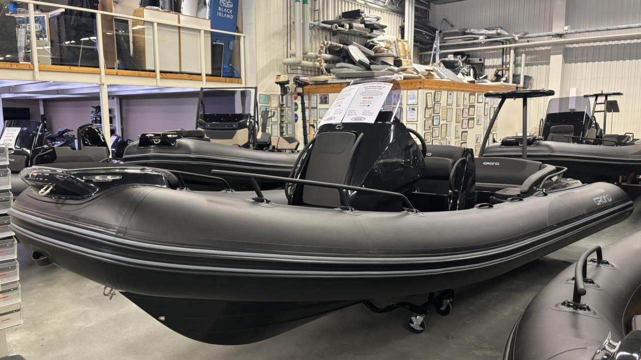Grand 650 Black Edition -22 med Mercury F175 V6 -25