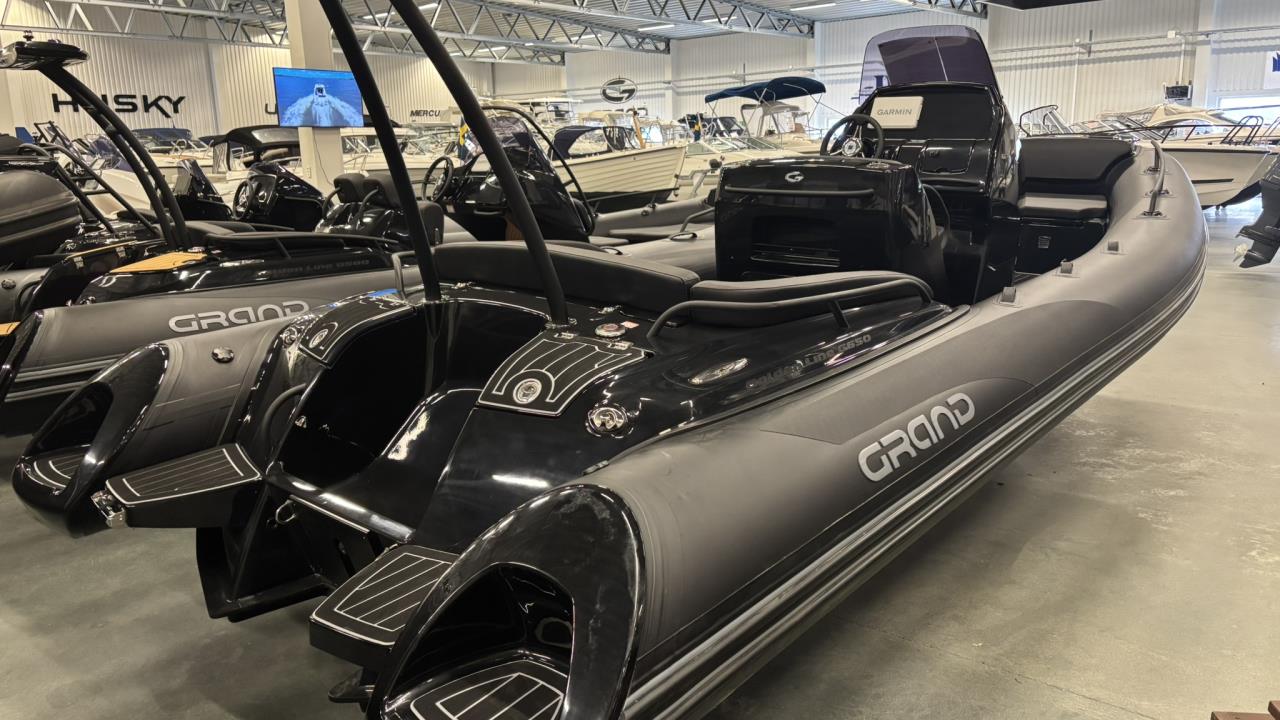 Grand 650 Black Edition -22 med Mercury F175 V6 -25