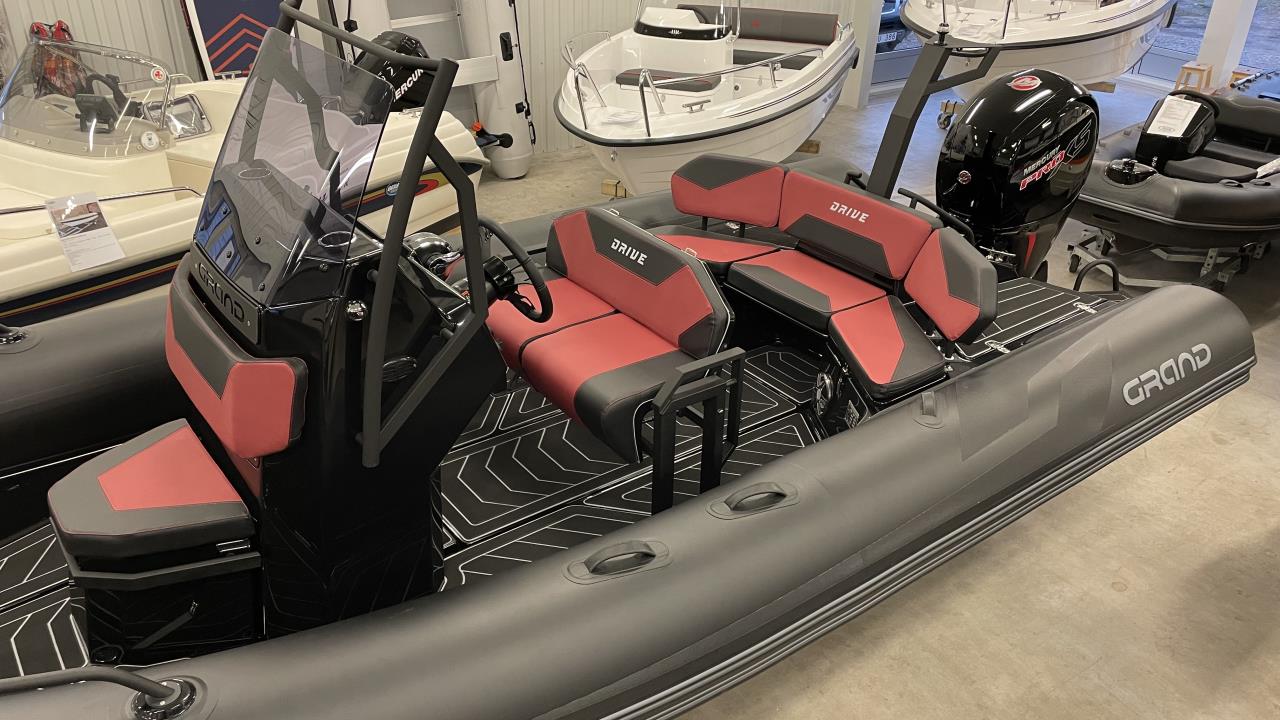 Grand D 600 Lux -23 Yamaha F 150 XB -23