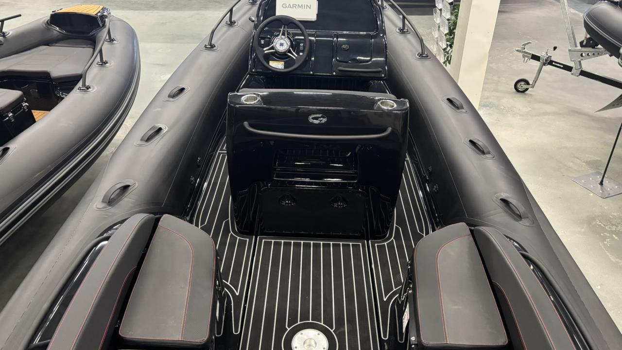 Grand 650 Black Edition -22 med Mercury F175 V6 -25