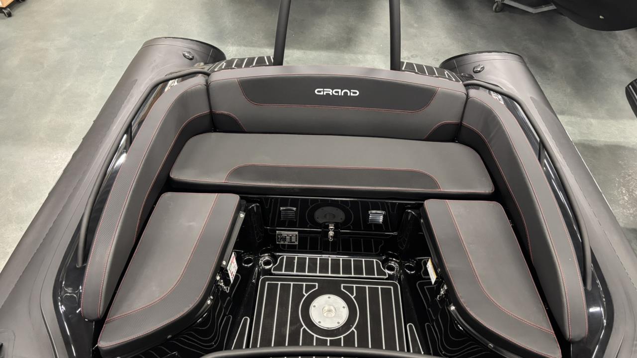 Grand 650 Black Edition -22 med Mercury F175 V6 -25