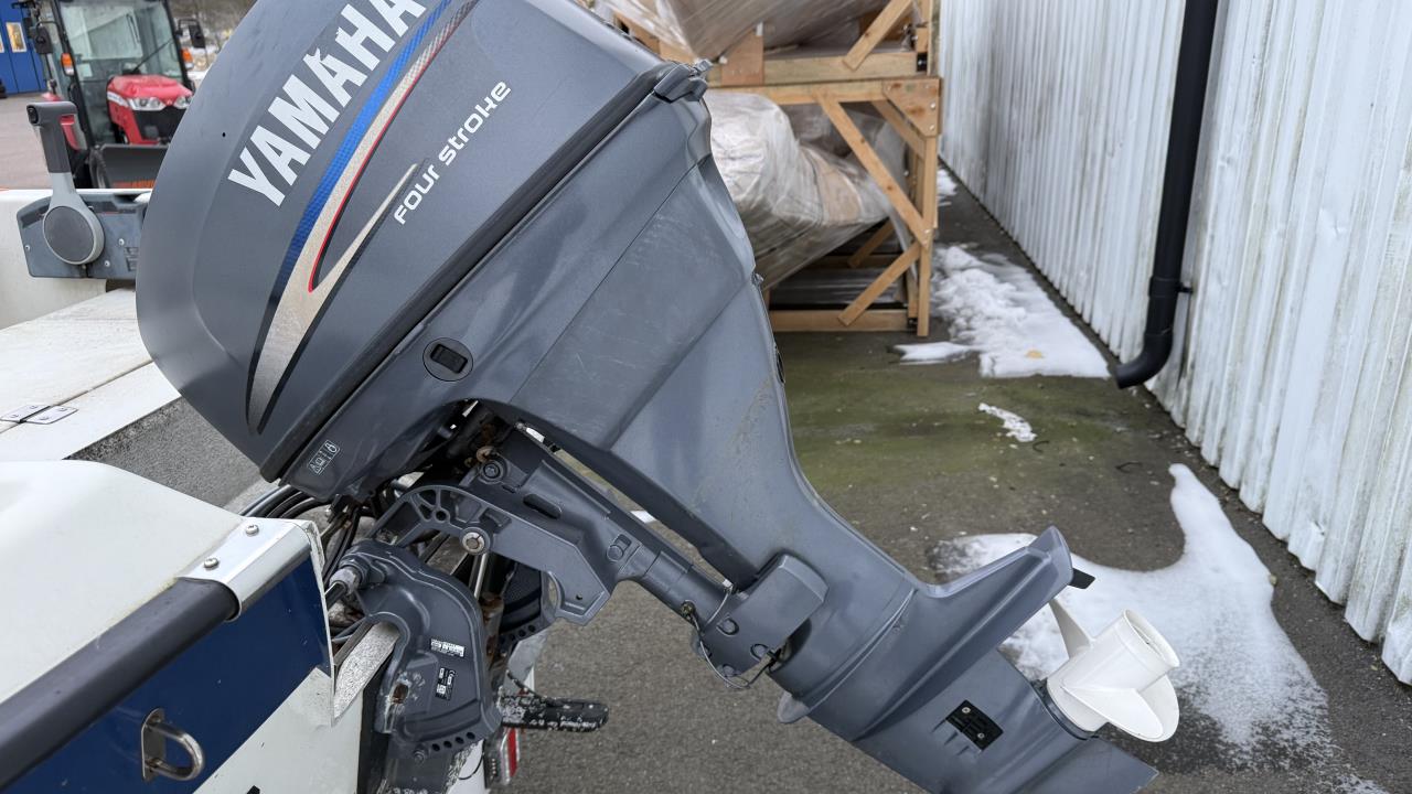 Crescent 450 Winner -04 med Yamaha F20 AETL -04