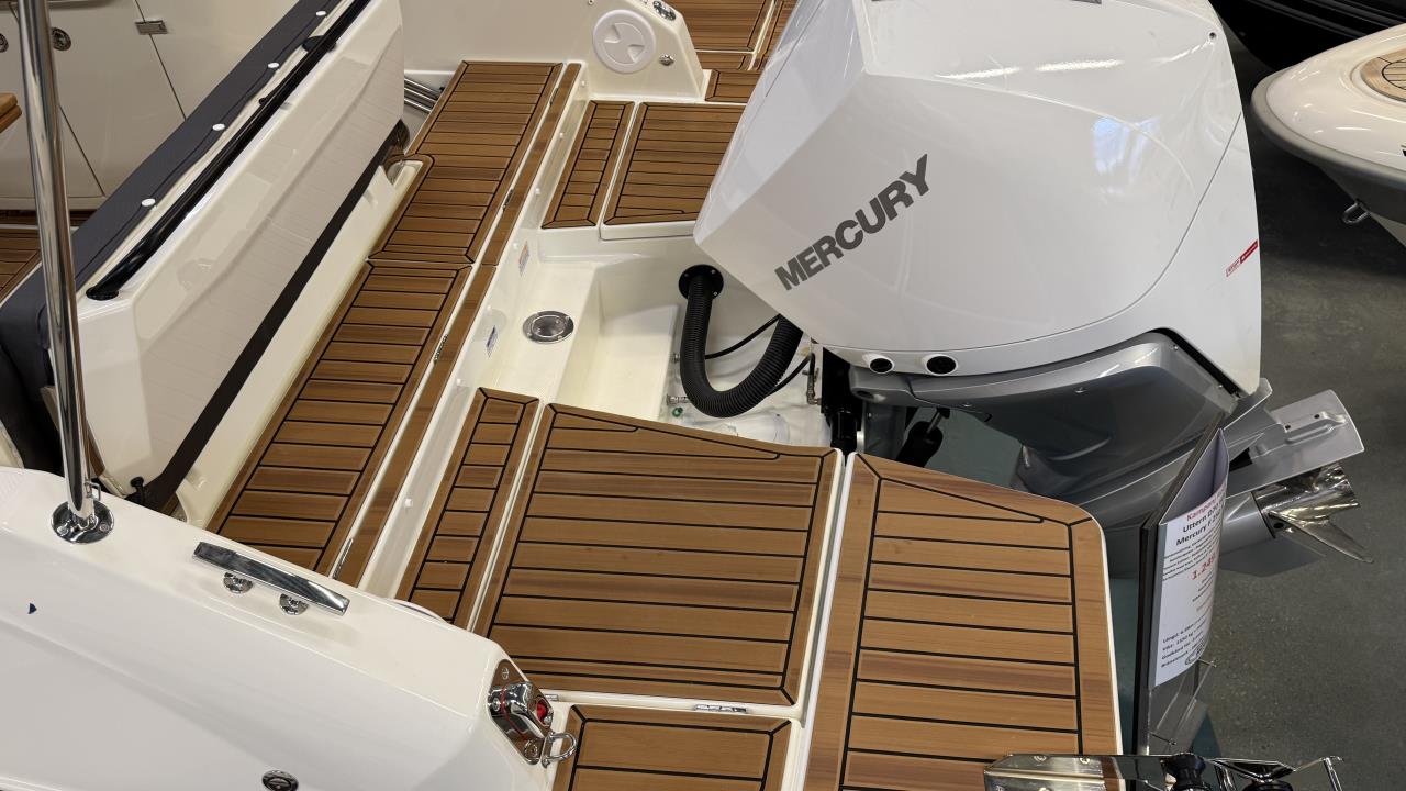 Uttern D70 med Mercury F 250 /2026/White Edition.
