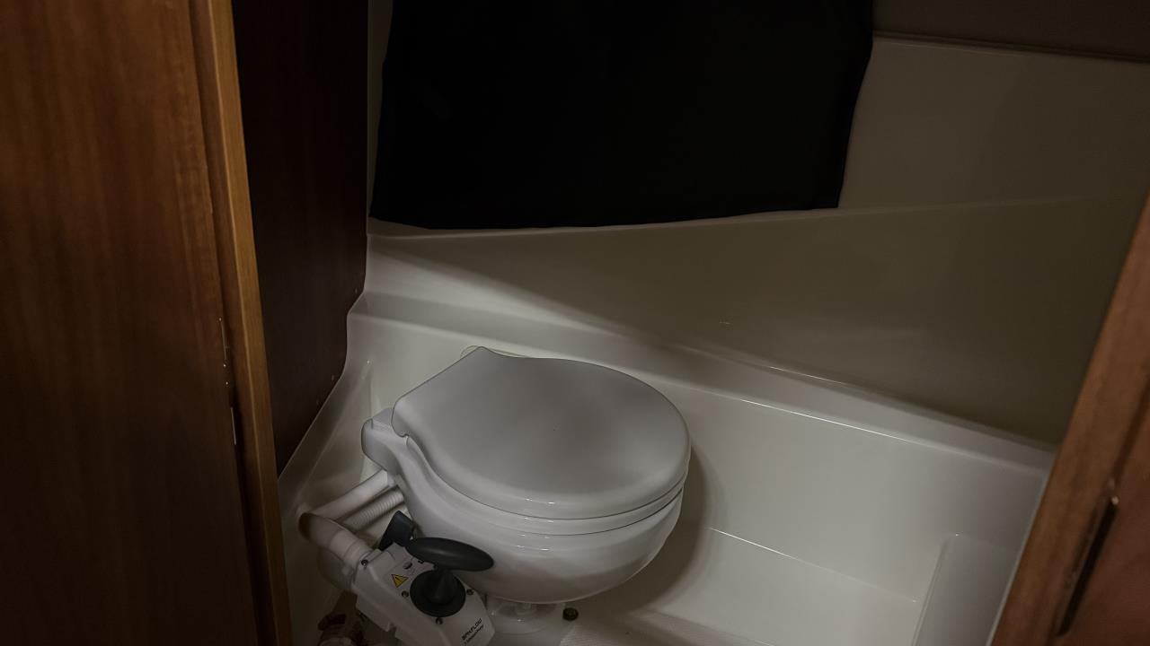 Uttern D70 med Mercury F 250 /2026/White Edition.