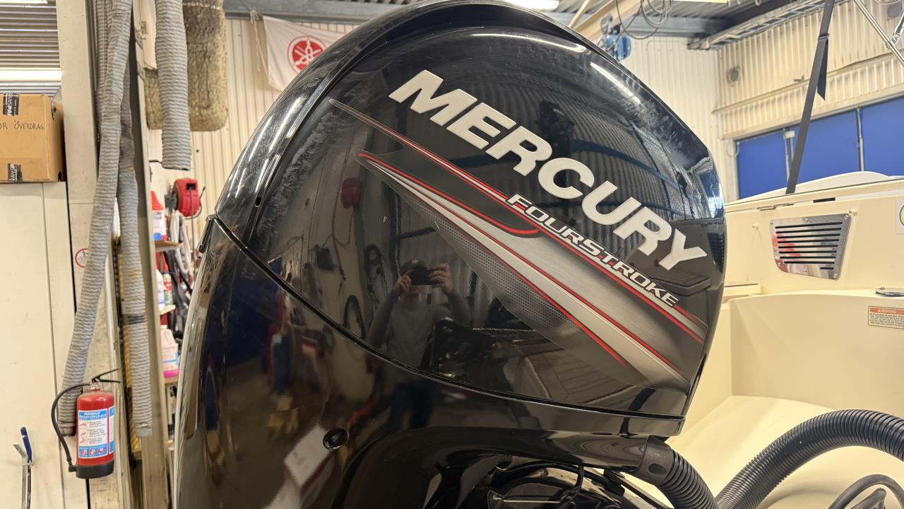 Uttern S62 -15 med Mercury F 150 ELXPT -15