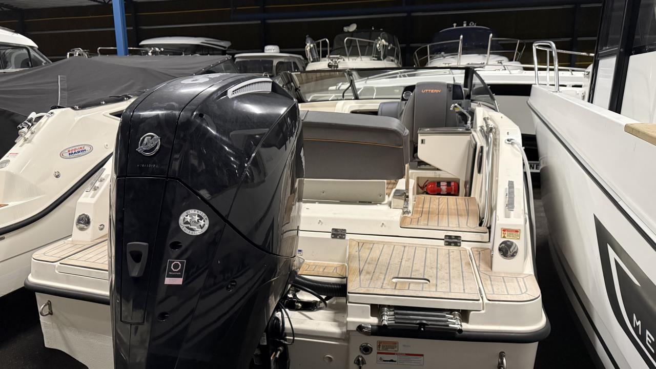 Uttern D65 med Mercury F 200 V6 DTS -20