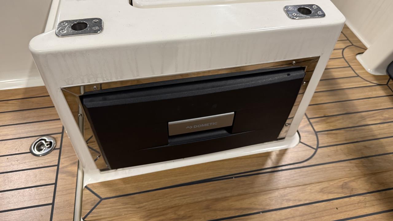 Uttern D65 med Mercury F 200 V6 DTS -20