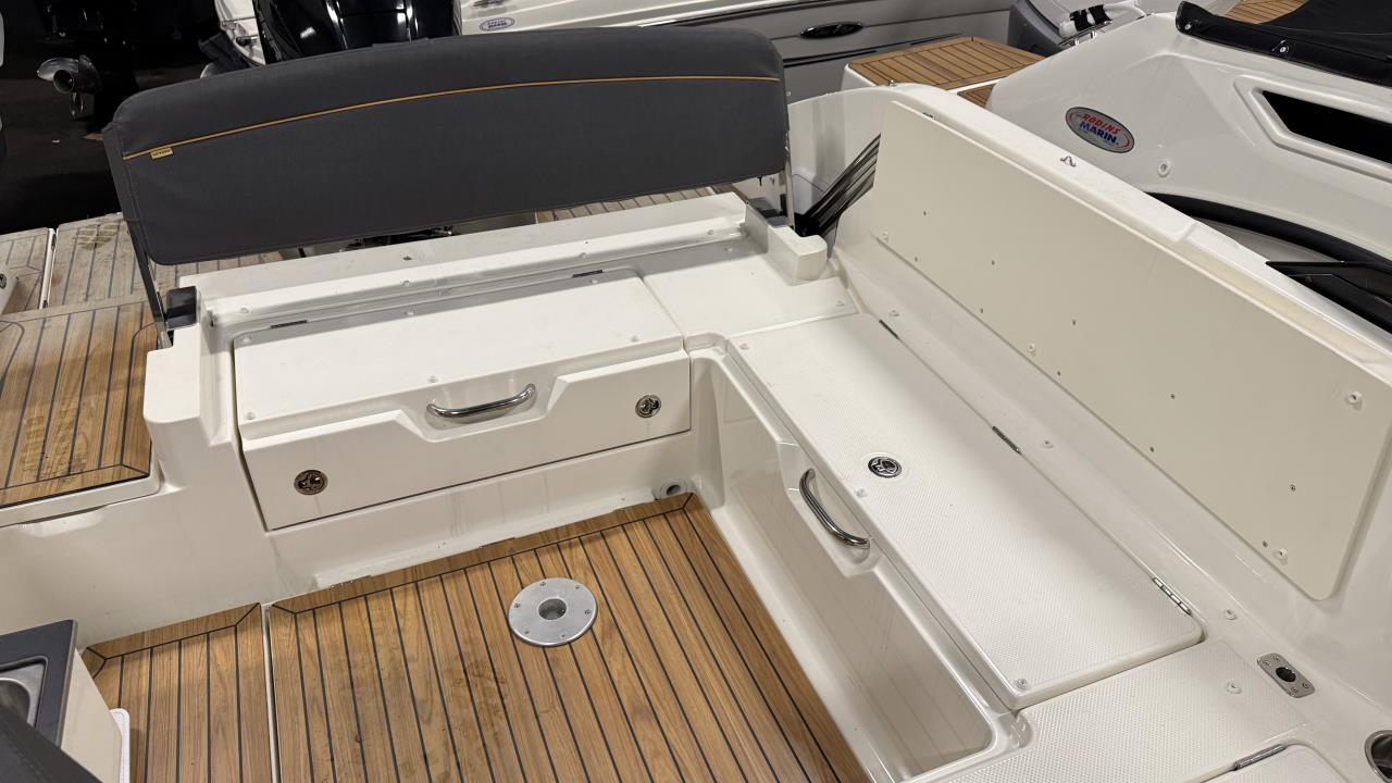 Uttern D65 med Mercury F 200 V6 DTS -20