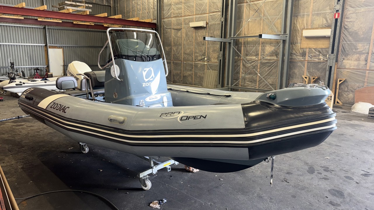 Zodiac Pro Open 550 -16 Evinrude 115 DSL -16