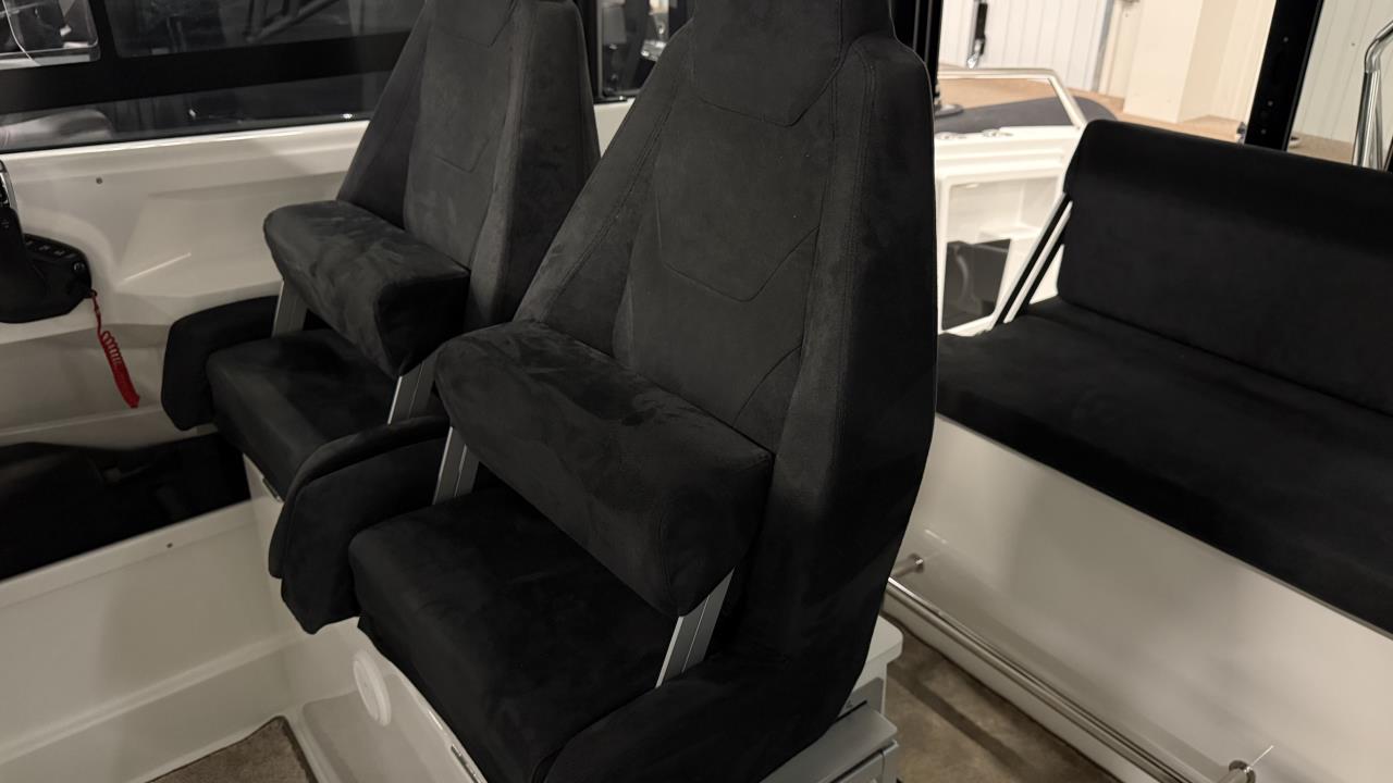 Quarken 27 Cabin med Yamaha F300 Demobåt.