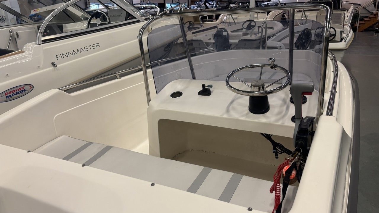 SeaMaster 175 -02 med Suzuki DF 60 TL -03 uttagen -04