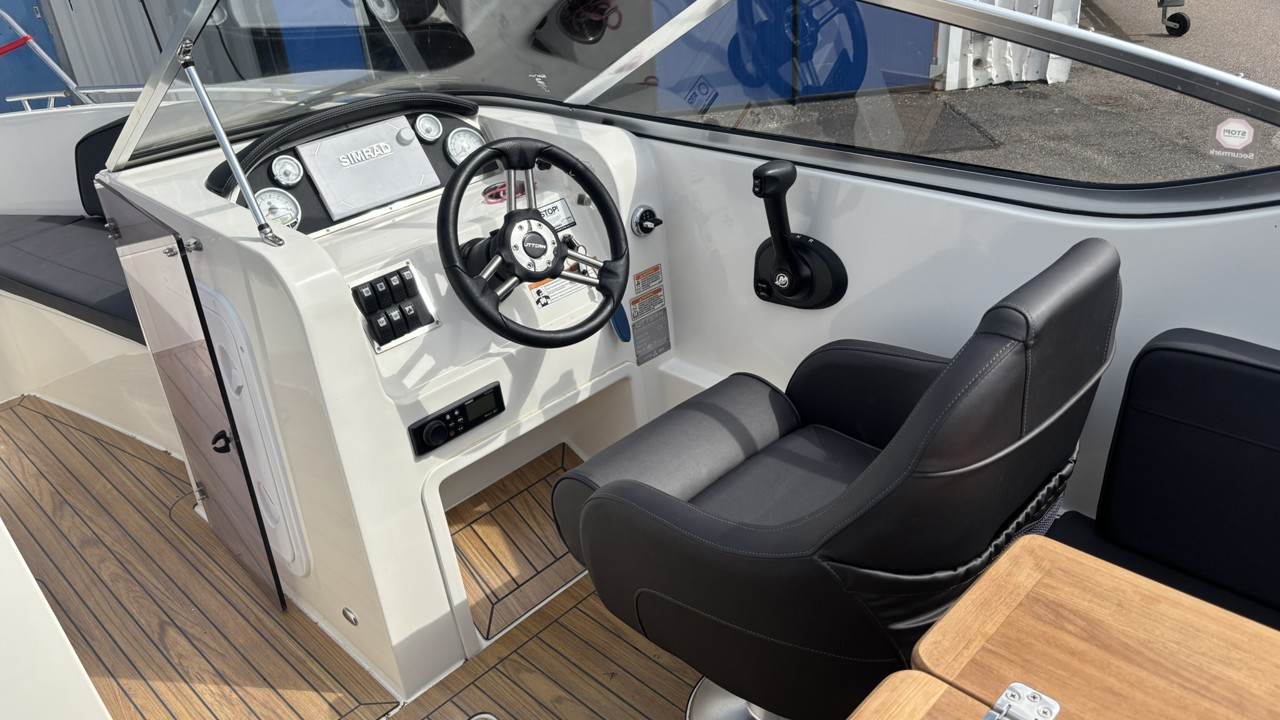 Uttern T62 -17 med Mercury F150 ELXPT -18