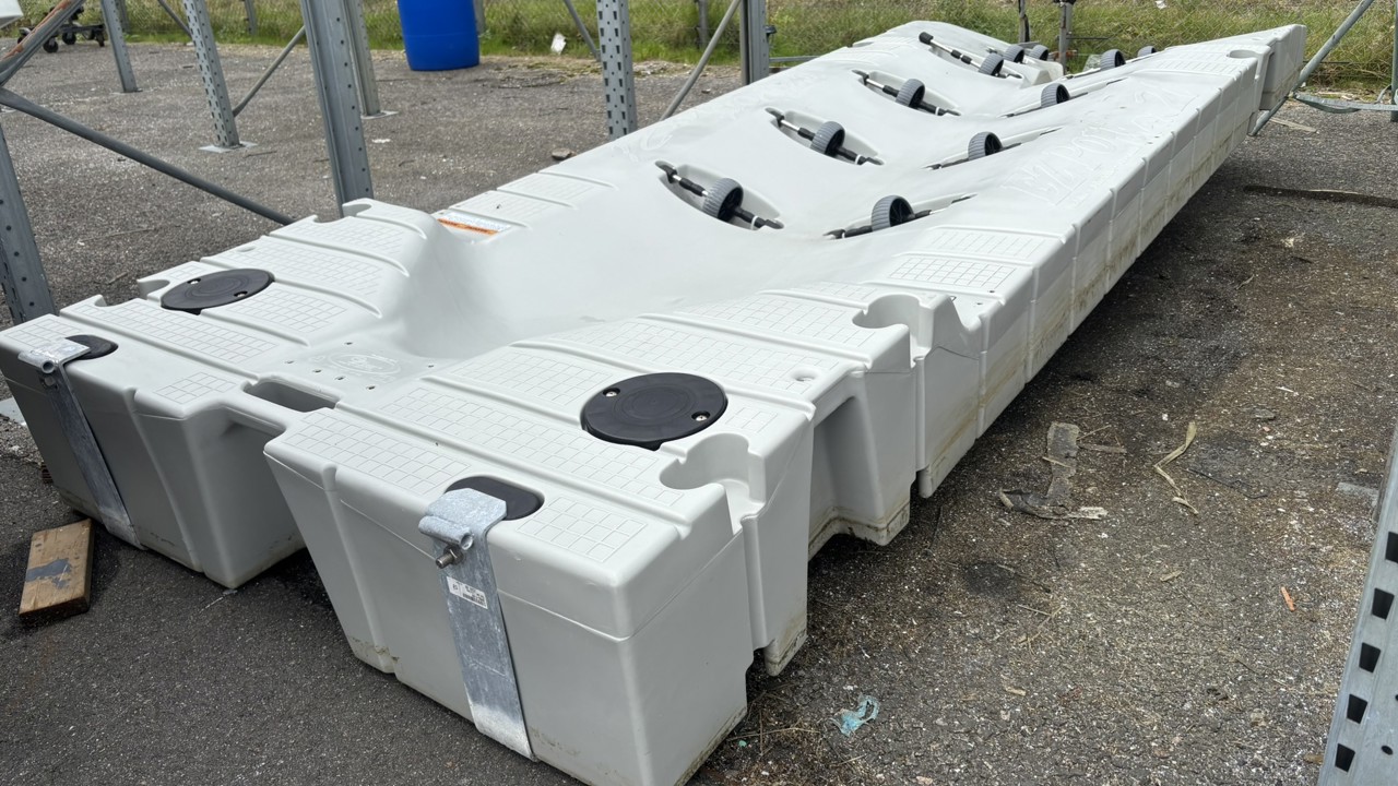Begagnad Vattenskoterbrygga EZ Port Max 2i