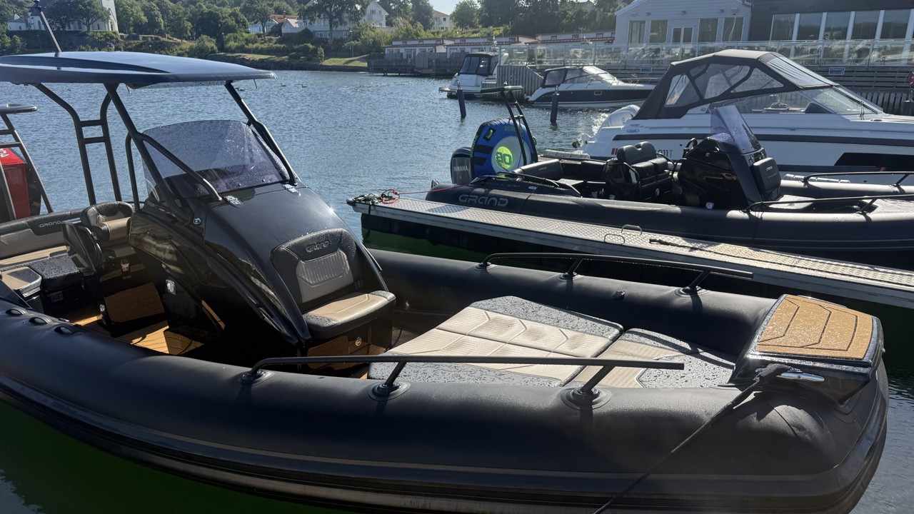 Grand 850 Golden Line med Mercury 400 Racing V 10 -26