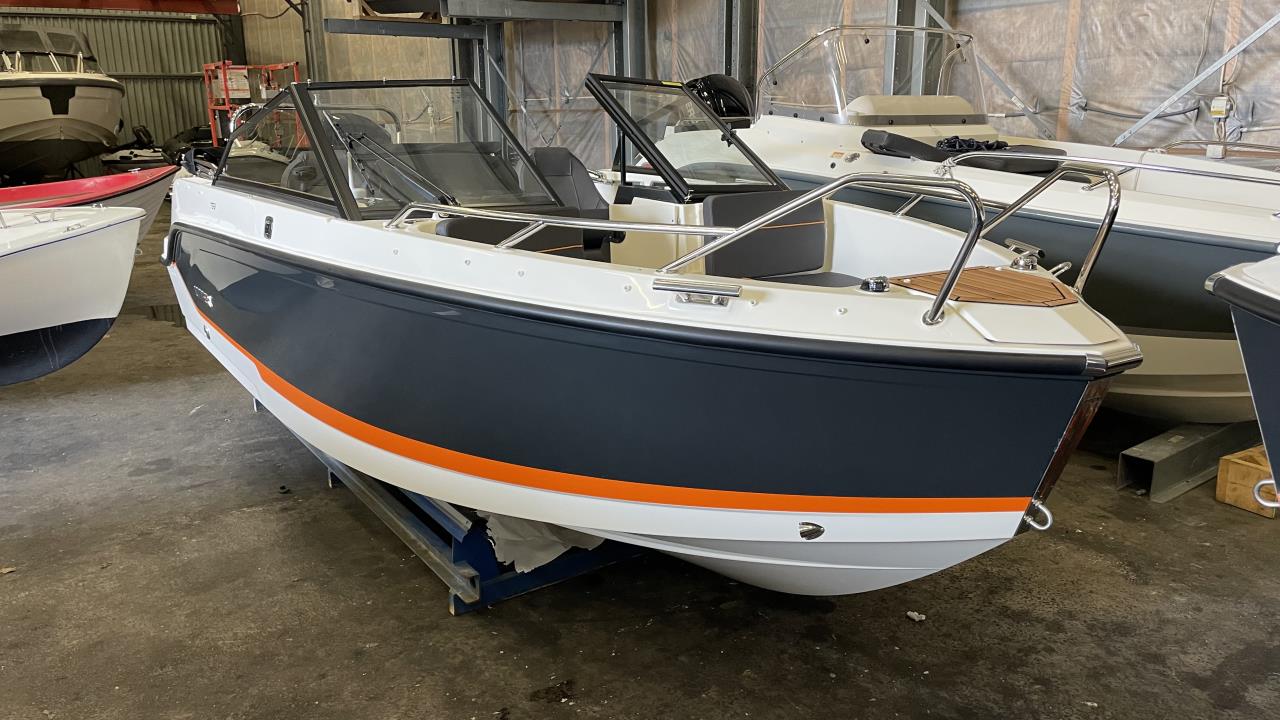 Uttern T 53 -24 Mercury F115ELPT -24