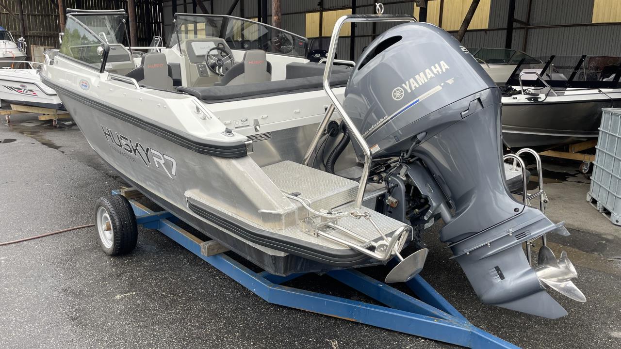 Husky R7 -16 Yamaha F 200 FETX -16