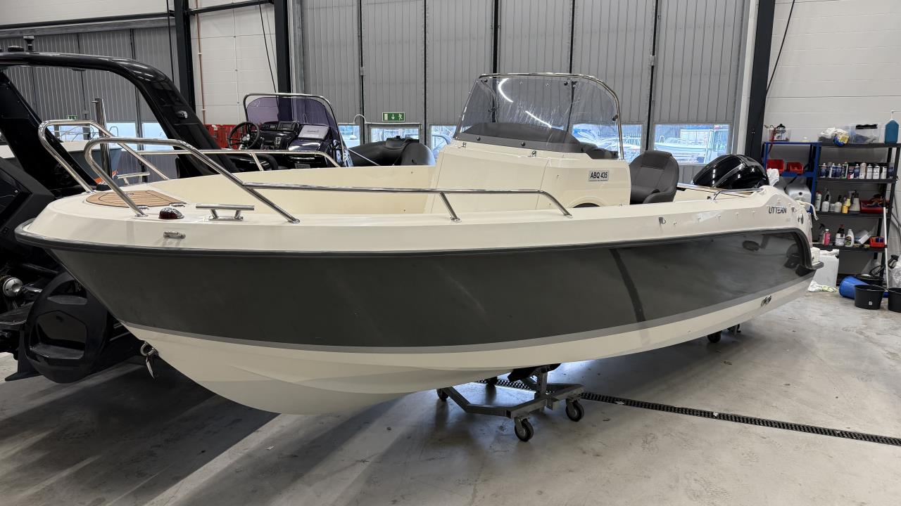 Uttern S 62 -17 Mercury F 150 EXLPT -17