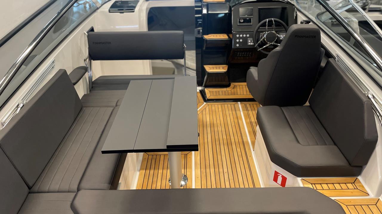 Finnmaster T7 -23 med Yamaha F225 XCB -25